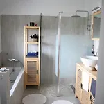 Charmante Avec Piscine Proche