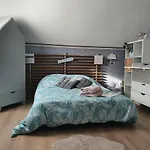 Charmante Avec Piscine Proche Villa *