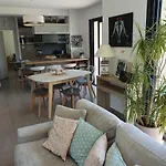 Charmante Avec Piscine Proche