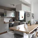 Charmante Avec Piscine Proche *