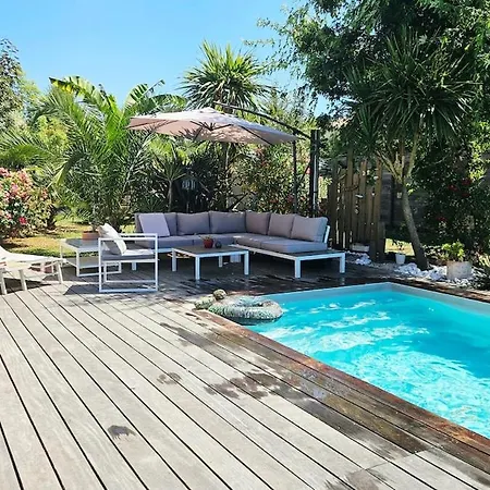 Charmante Avec Piscine Proche Villa *